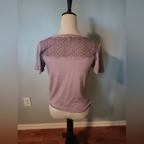 Women's Top - Picture 2 of 2